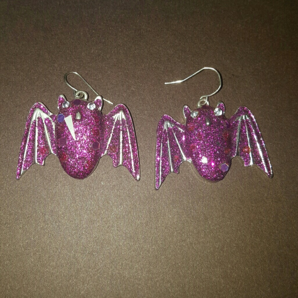 Halloween bat earrings 💜